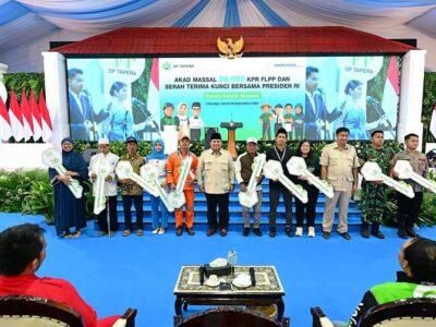 Presiden Prabowo meresmikan akad massal 26 ribu Kredit Pemilikan Rumah Fasilitas Likuiditas Pembiayaan Perumahan (KPR FLPP) sekaligus serah terima kunci rumah yang dipusatkan di Pesona Kahuripan 10, Cileungsi, Kabupaten Bogor.