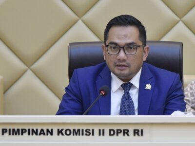 Ketua Komisi II, Rifqinizami Karsayuda