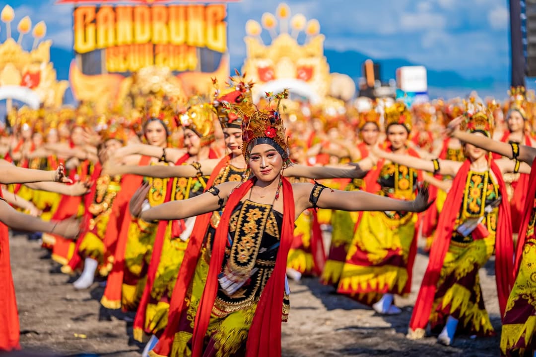 Festival Gandrung Sewu 2025. Sumber foto : Instagram @putra_mahawardana