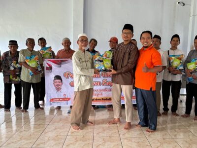 Amin Ak (Kedua dari kanan)