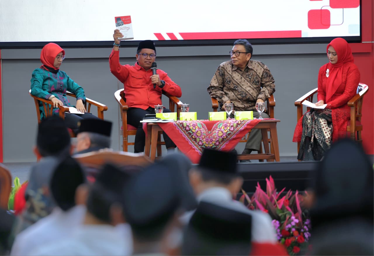 Zuhairi Misrawi (Kedua dari Kiri)