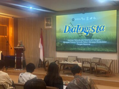 Kegiatan Dialogista bertema “Pemuda dan Ketahanan Pangan: Menggali Potensi Pemuda dalam Menjaga Kedaulatan Pangan Nasional” yang digelar Badan Eksekutif Mahasiswa Fakultas Pertanian Universitas Brawijaya (BEM FP UB) bekerja sama dengan Pemuda Inspirasi Nusantara (PIN), Jumat (7/11), di Aula Gedung Sentral FP UB, Malang.