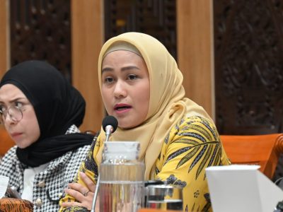 Anggota Komisi X DPR RI dari Fraksi Partai Golkar Dapil Riau I, Karmila Sari