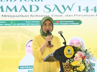 Ketua Umum DPP pengajian Al-Hidayah, Hetifah Sjaifudian